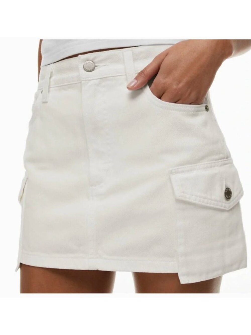 Aritzia Denim Forum The 90s Midrise Cargo Mini Skirt in A Little White Lie Size